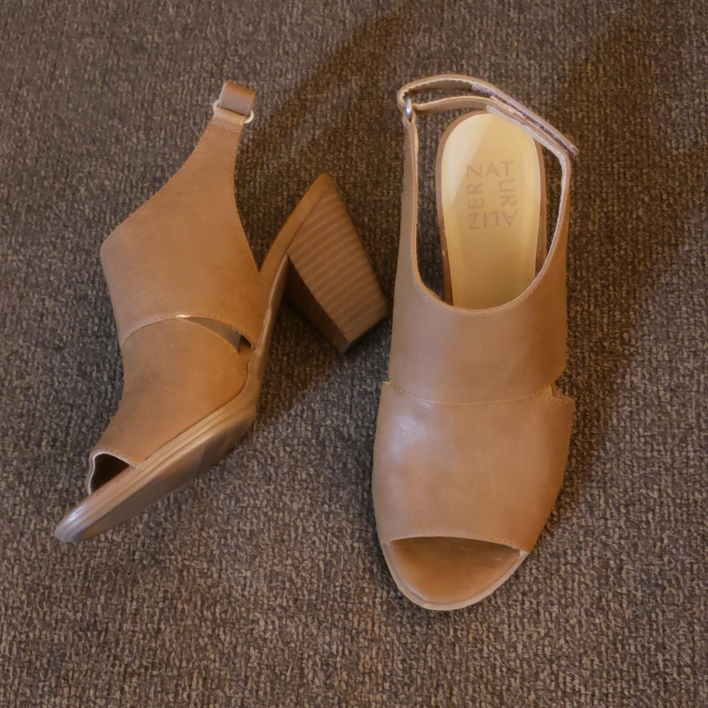 Naturalizer heels size 7
